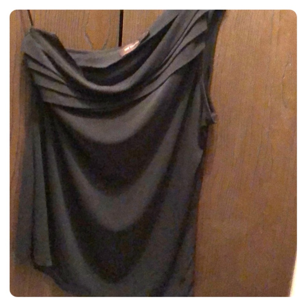 One shoulder black top from limited